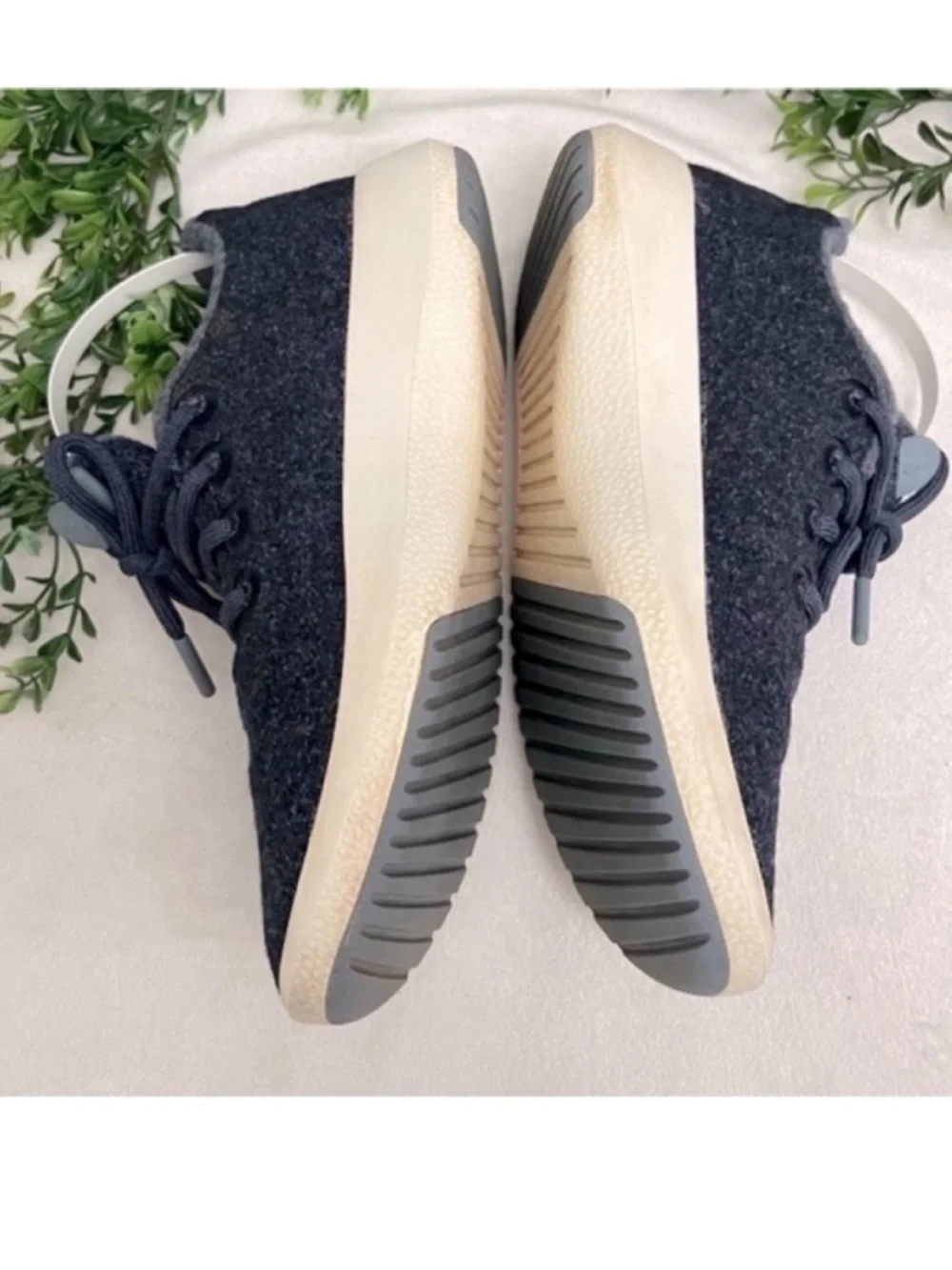 Allbirds Navy Casual Wool Knit Women’s Sneaker with Cream Sole Size 8